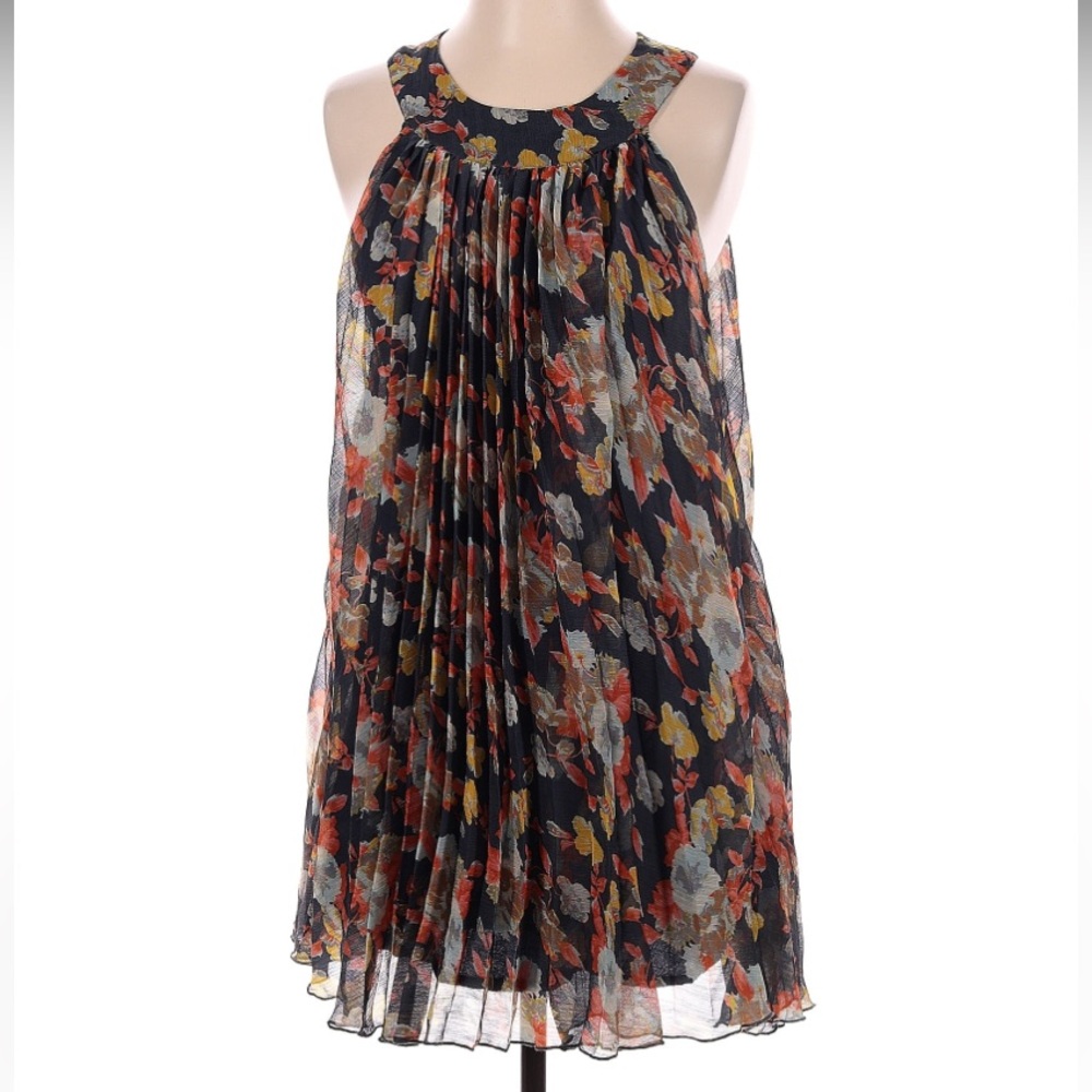 Like New Free People Dress w/ Lining, Pleats, High Neck, and Floral Pattern
